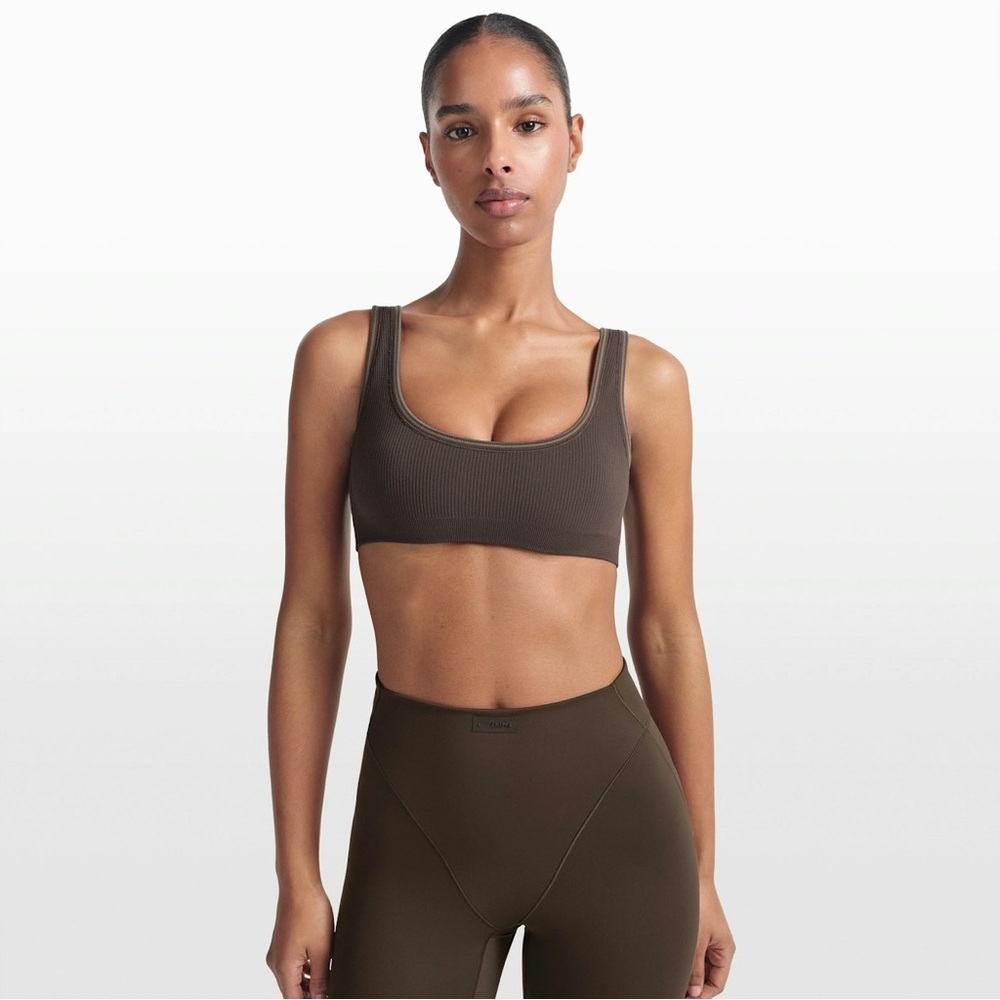 NWT - Skims Nike ribbed seamless micro scoop bra Phoenix/truffle